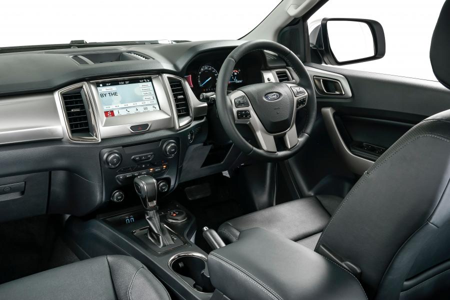 Интерьер Ford Everest XLT 2019 года  (ZA) (фото 32 из 40)